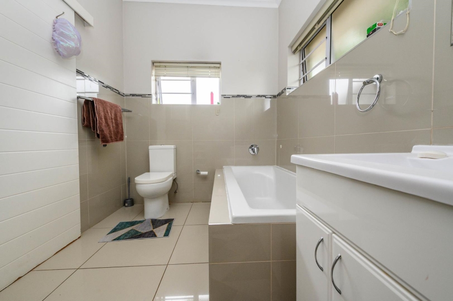 4 Bedroom Property for Sale in Humewood Eastern Cape